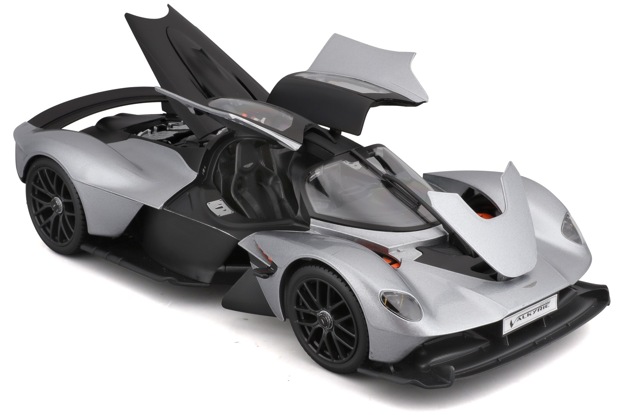 Aston Martin Valkyrie 2022 silver 1:18 Maisto