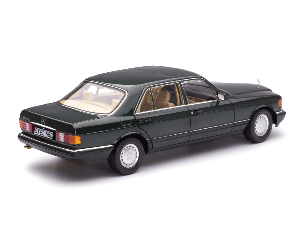 Mercedes-Benz 560 SEL (V126) green 1:18 Norev
