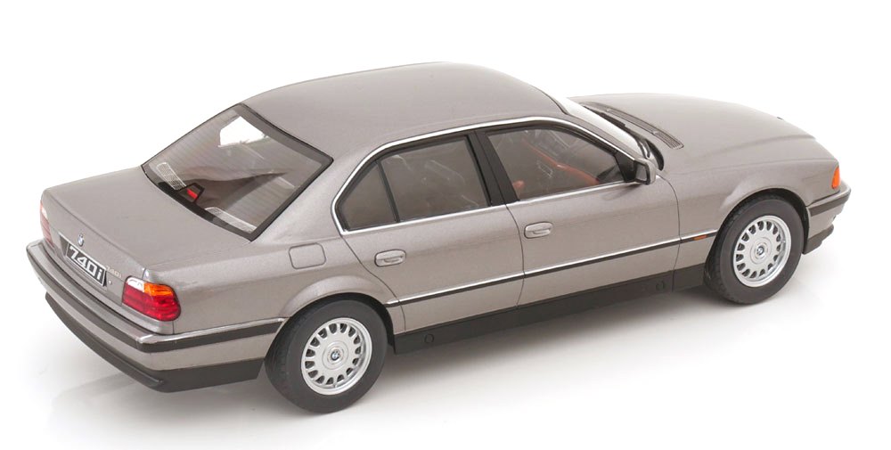 BMW 740i E38 1994 grey metallic 1:18 KK Scale