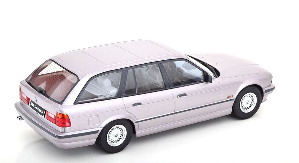 BMW 5-series Touring E34 1996 artic silver 1:18 Triple9 Collection