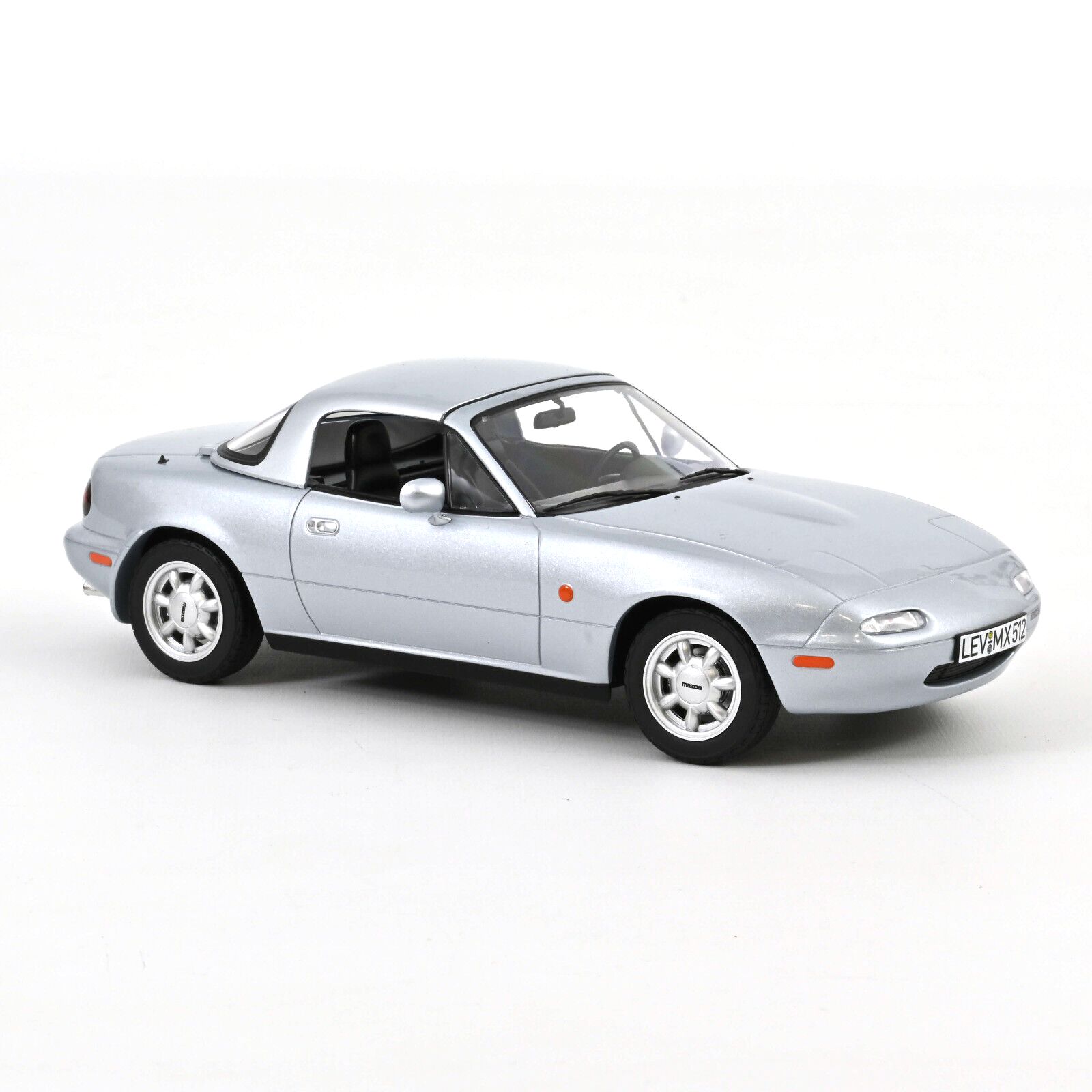 Mazda MX-5 1989 silver 1:18 Norev