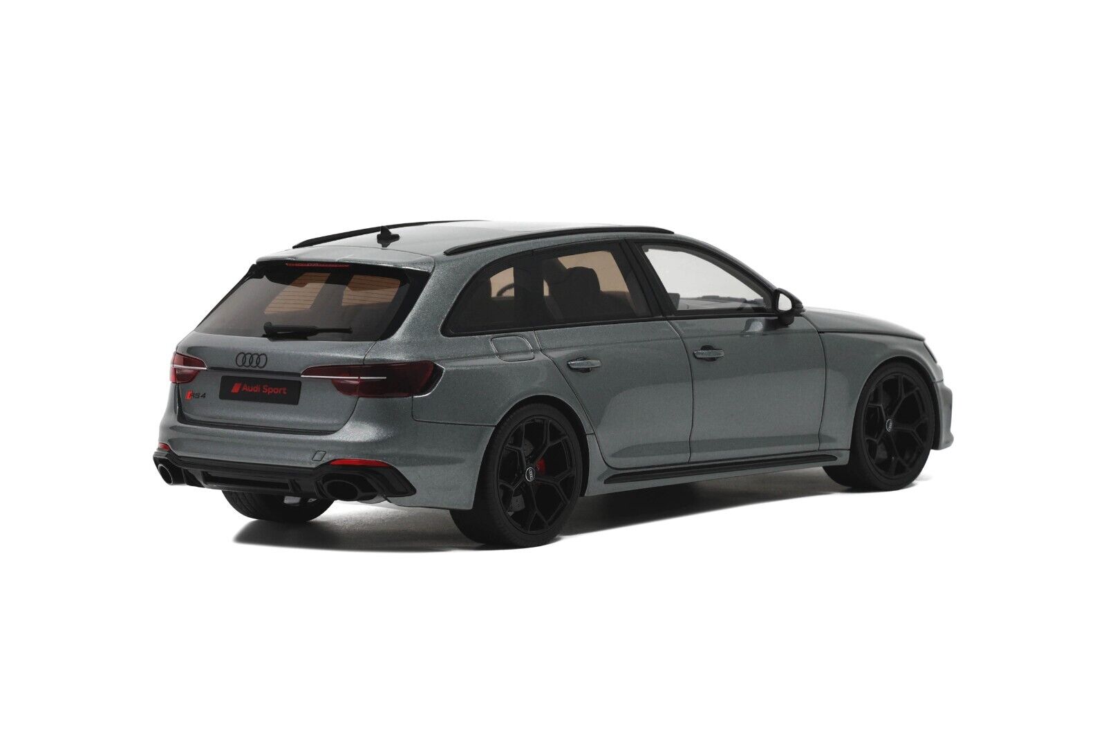 Audi RS4 Avant Competition Daytona grey 1:18 GT Spirit