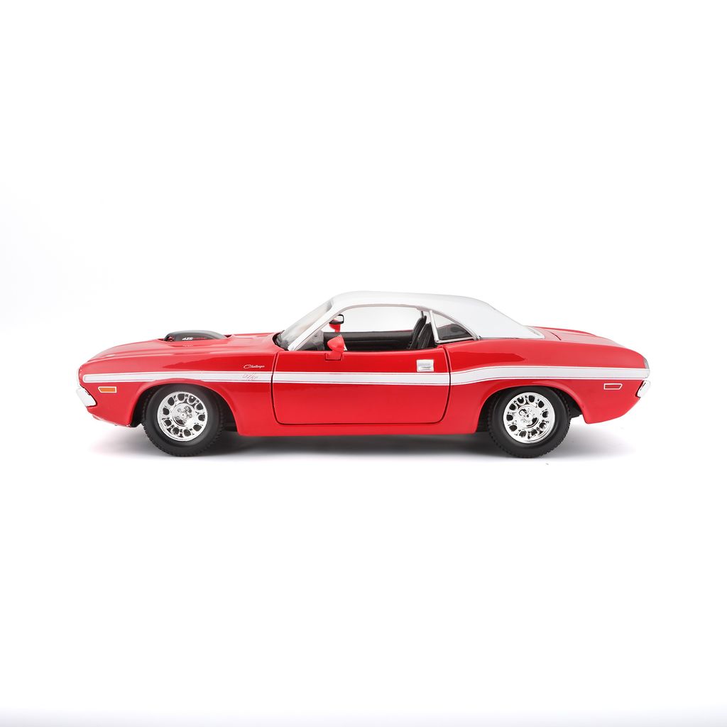 Dodge Challenger R/T Coupe 1970 red/white 1:24 Maisto