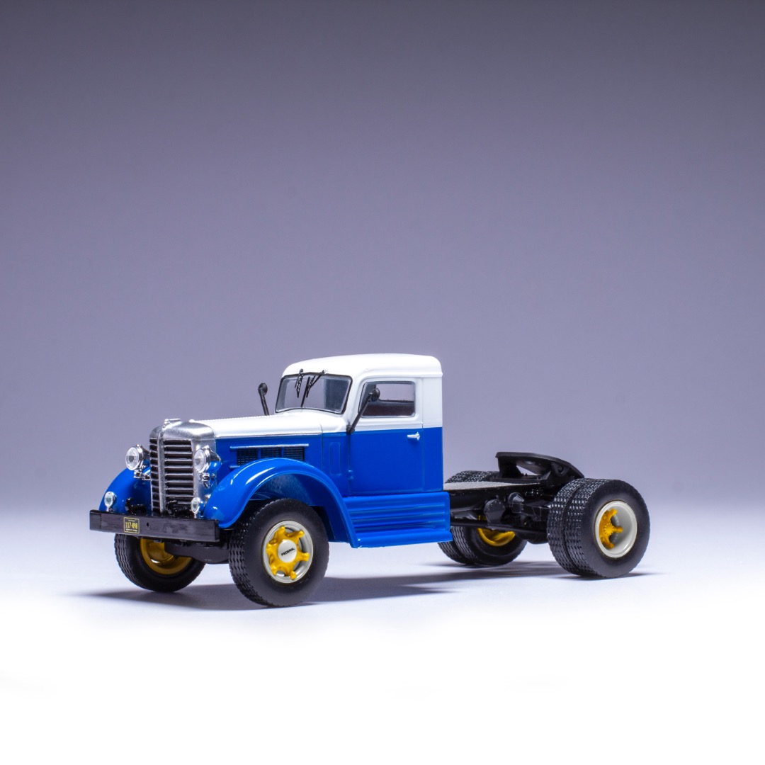 Federal 45 M 1946 blue/white 1:43 Ixo Models