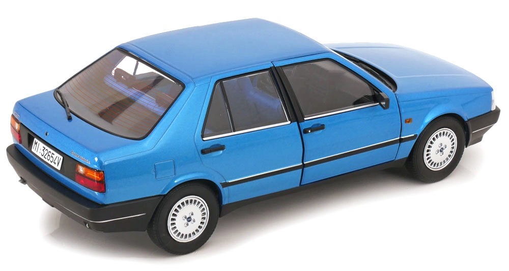 Fiat Croma 2.0 Turbo IE 1985 blue dry 432 1:18 Mitica