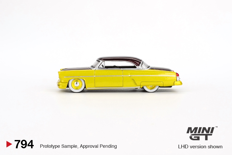 Lincoln Capri Hot Rod 1954 Lime Yellow 1:64 Mini GT