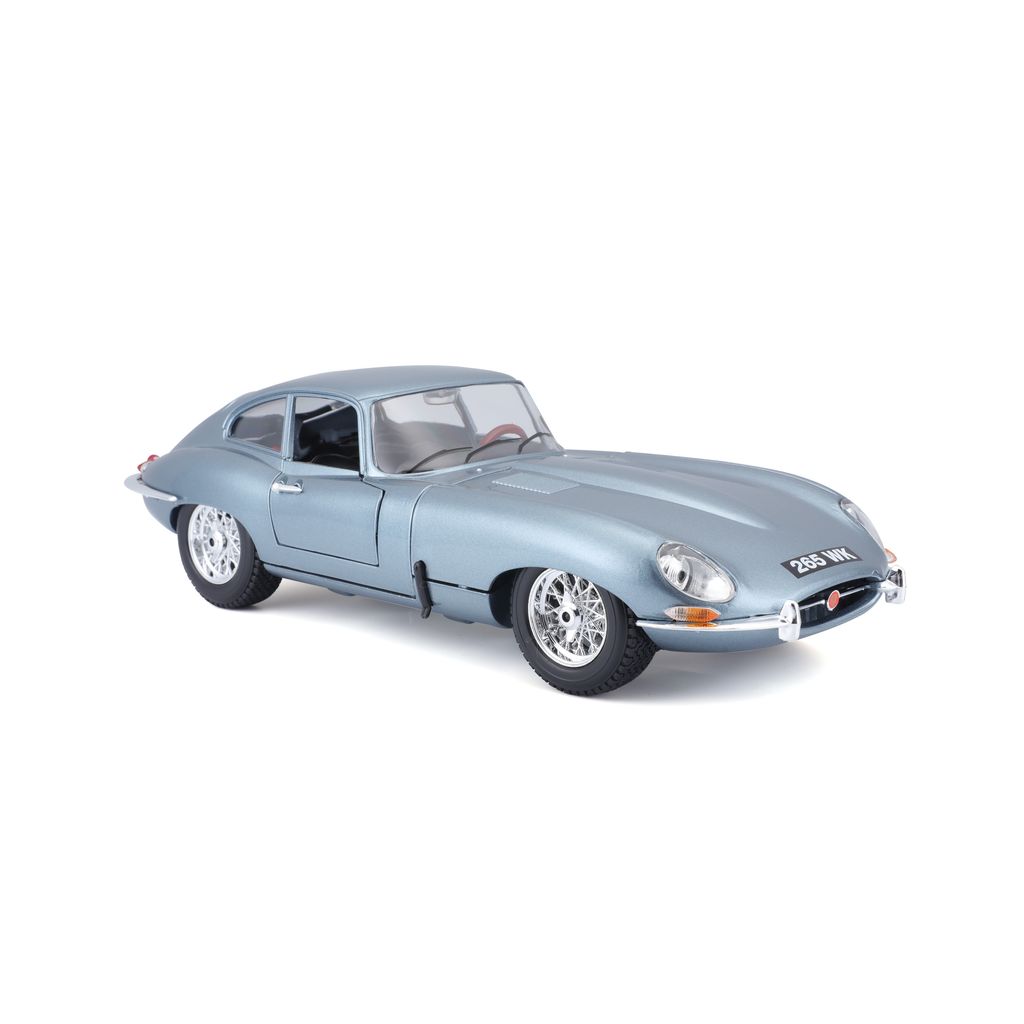 Jaguar E Type Coupe 1961 blue 1:18 Bburago