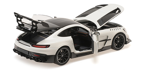 Mercedes-AMG GT Black Series 2021 white metallic 1:18 Minichamps 