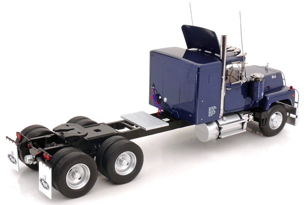 Mack RL700L 1974 blue metallic 1:18 Road Kings