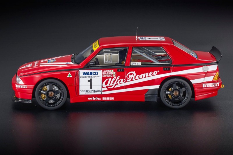 Alfa Romeo 75 Turbo Evoluzione IMSA #1 Biasion/Larini/Siviero 2nd Giro d'Italia 1989 1:18 Top Marques Collectibles