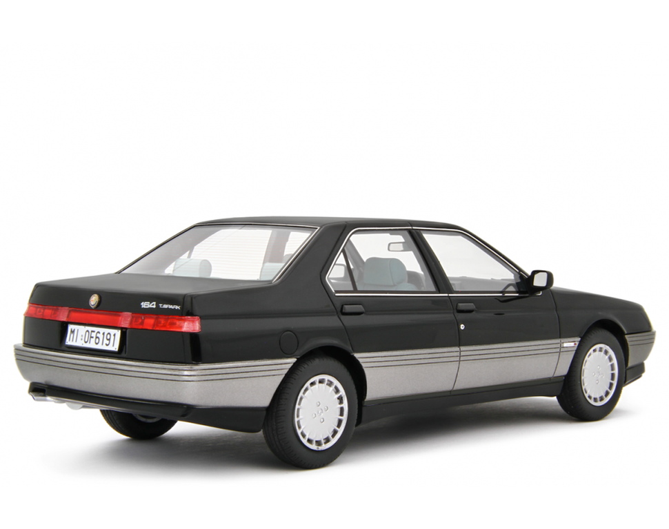 Alfa Romeo 164 2.0 Twin Spark 1987 black 1:18 Laudoracing Model