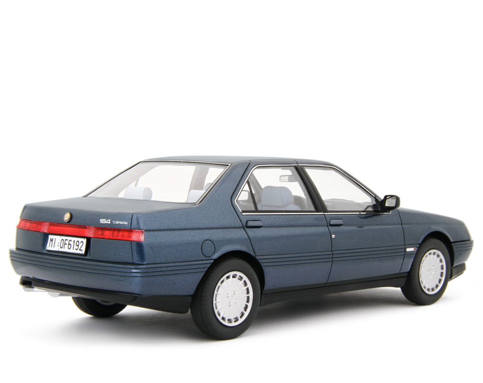 Alfa Romeo 164 2.0 Twin Spark 1987 blue metallic 1:18 Laudoracing Model
