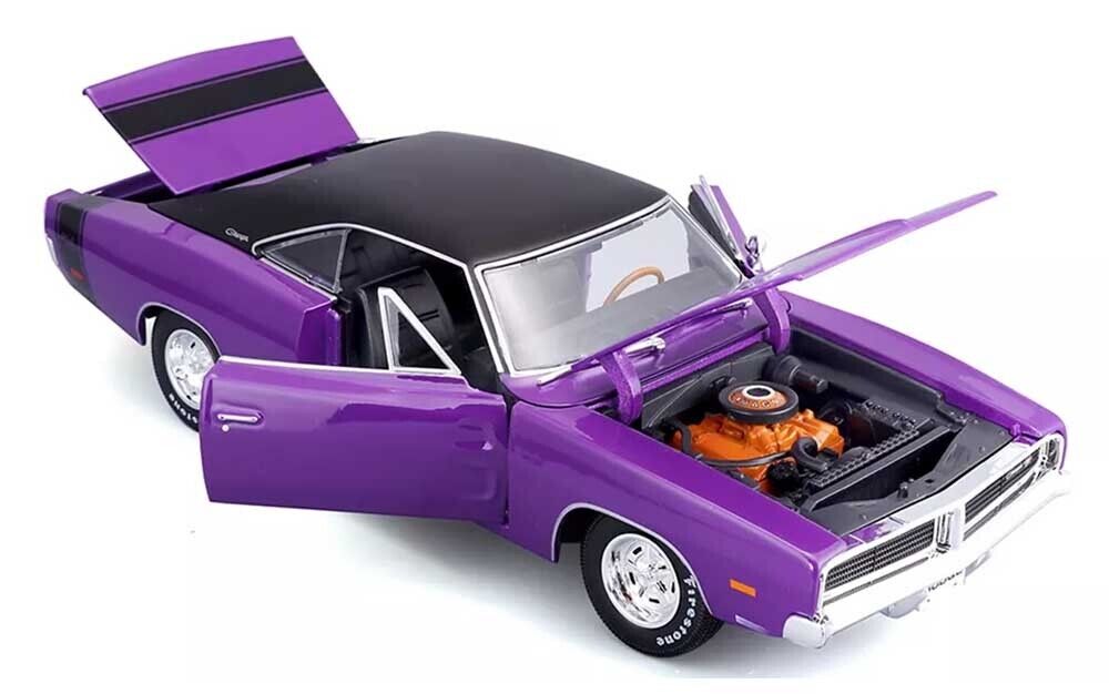 Dodge Charger R/T 1969 purple/black 1:18 Maisto