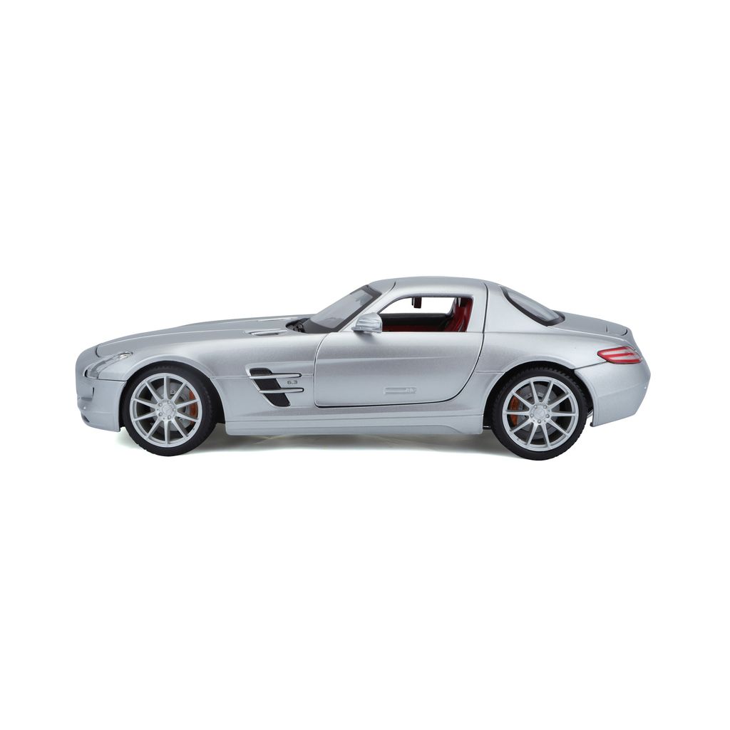 Mercedes-Benz SLS Coupe 6.3 AMG C197 2012 silver 1:18 Maisto