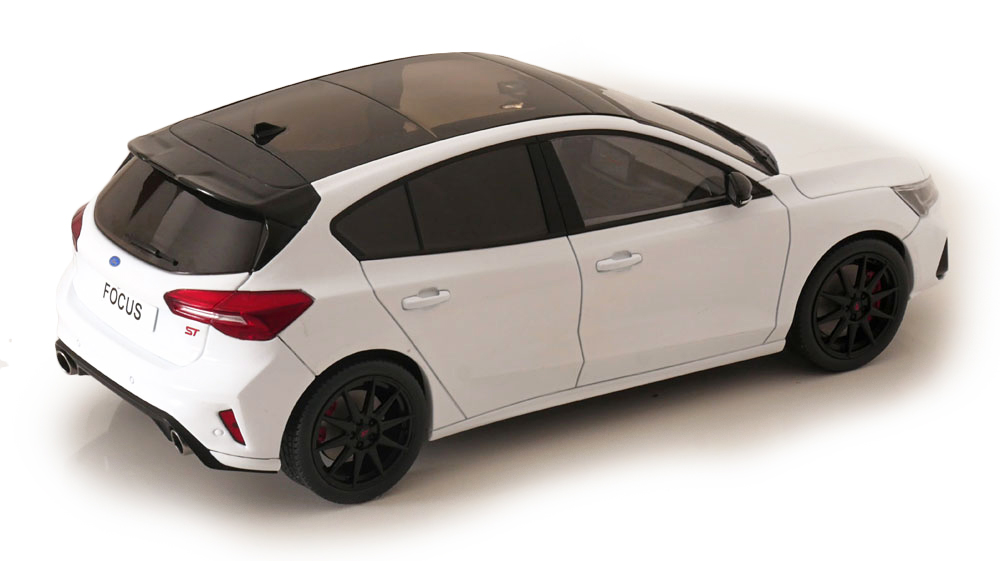 Ford Focus ST Track Pack 2022 white 1:18 MCG Modelcar Group