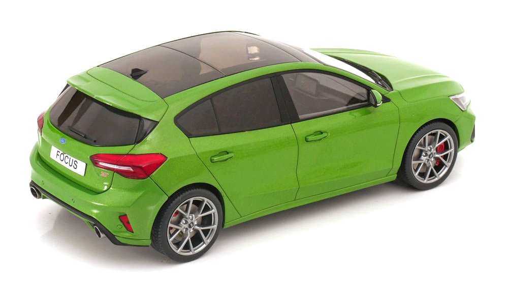 Ford Focus ST 2022 green 1:18 MCG Modelcar Group