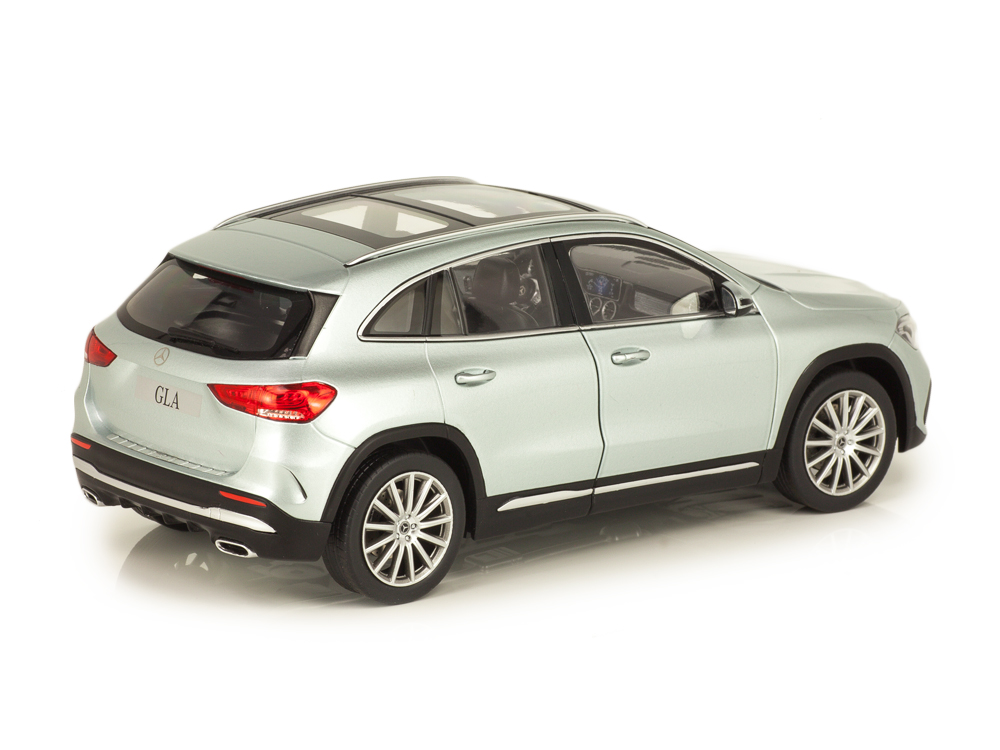 Mercedes-Benz GLA 2020 iridium silver 1:18 Z Models