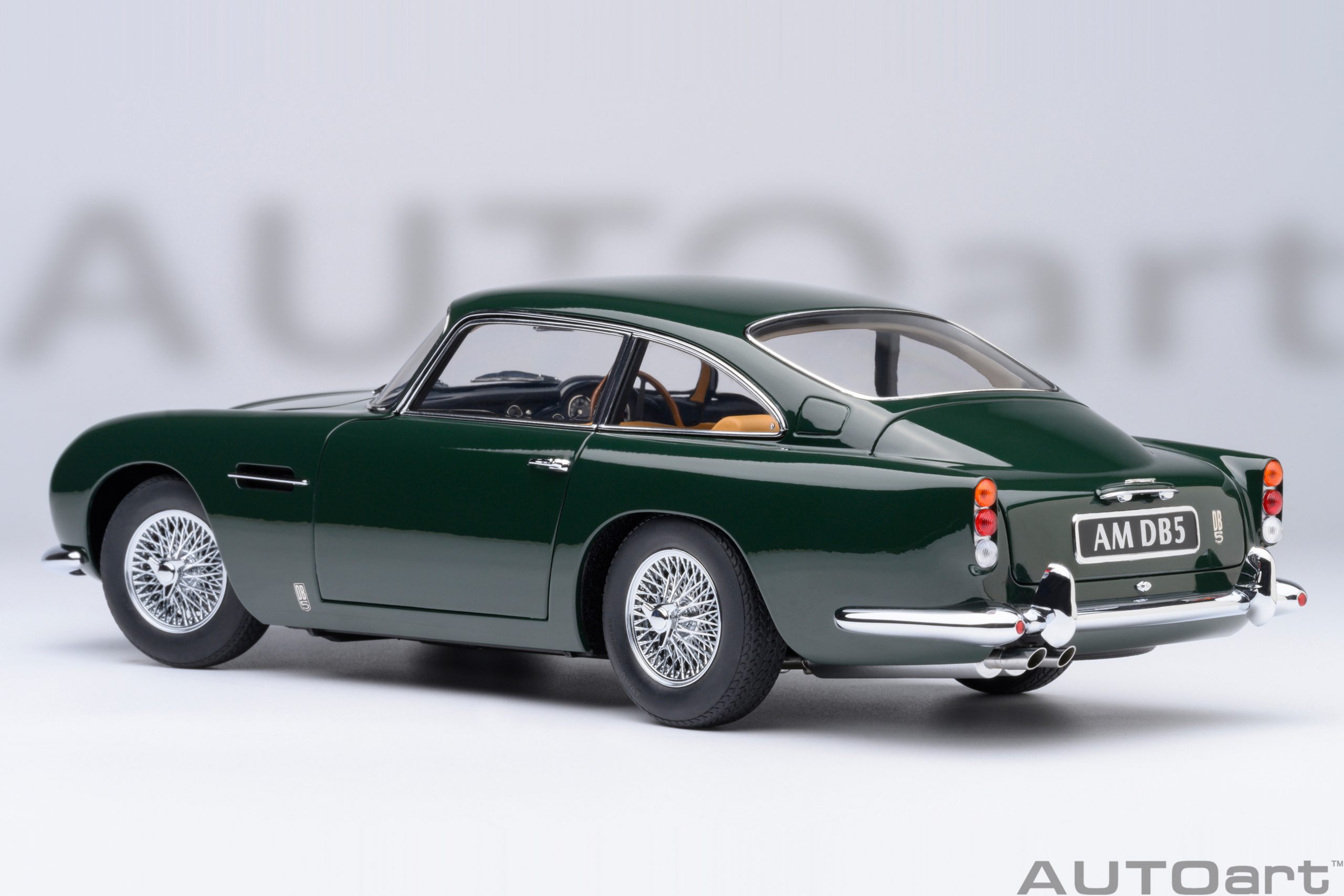 Aston Martin DB5 British Racing Green 1:18 AUTOart