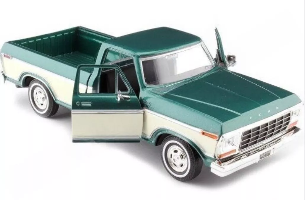 Ford F-150 pick-up custom 1979 green 1:24 Motor Max