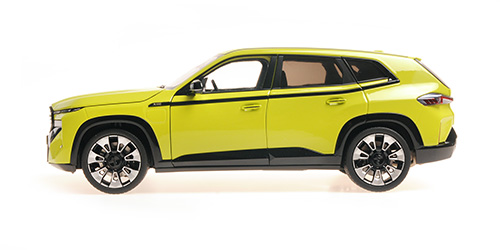 BMW XM 2023 yellow 1:18 Minichamps 