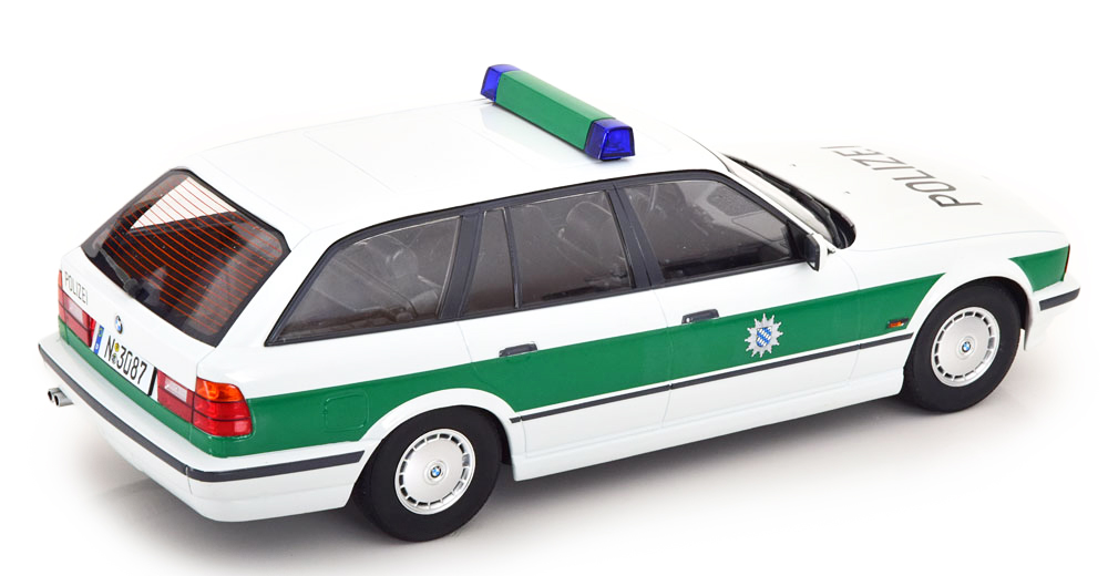 BMW 5-series Touring E34 *Polizei* 1996 white/green 1:18 Triple9 Collection