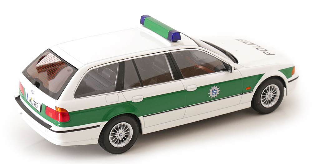 BMW 5-series Touring E39 1998 *Polizei* alpine white/green 1:18 Triple9 Collection
