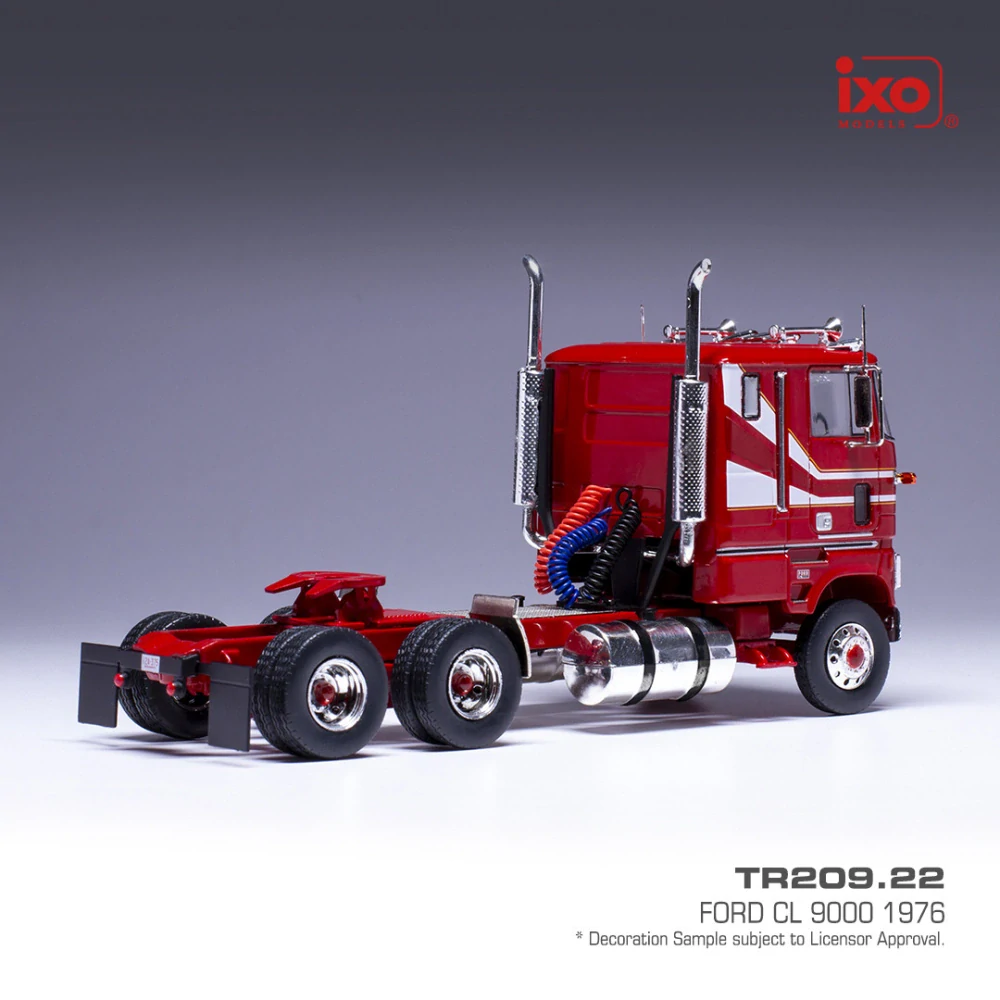 Ford CL 9000 red 1:43 Ixo Models