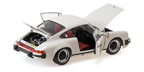 Porsche 911 Carrera Coupe 3.2 1983 white 1:18 Minichamps 