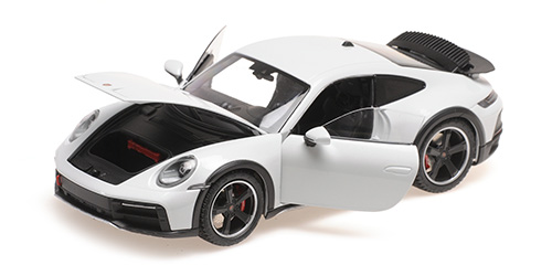 Porsche 911 Dakar 2022 grey 1:18 Minichamps 
