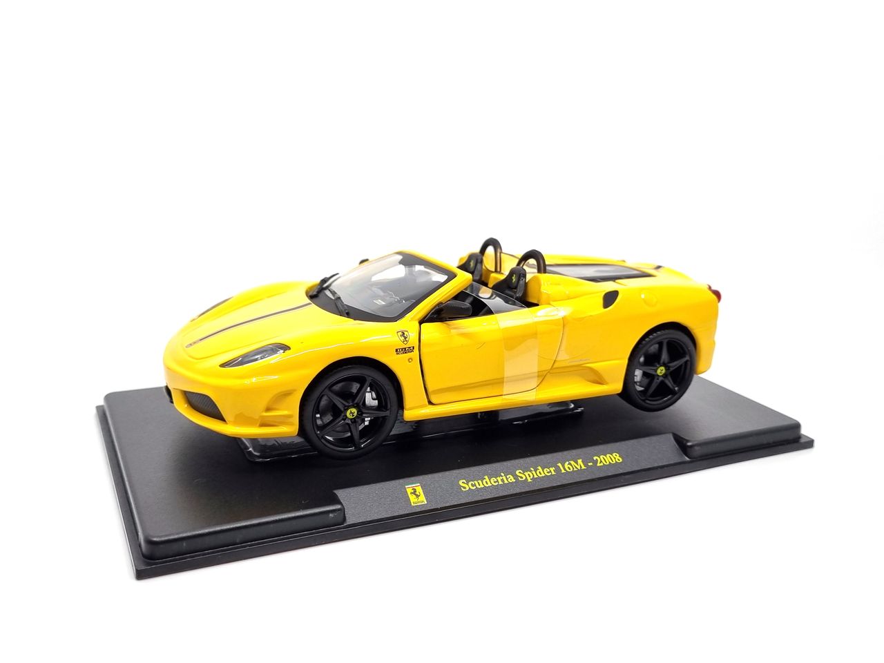Ferrari Scuderia Spider 16M 2008 yellow 1:24 Altaya (Bburago)