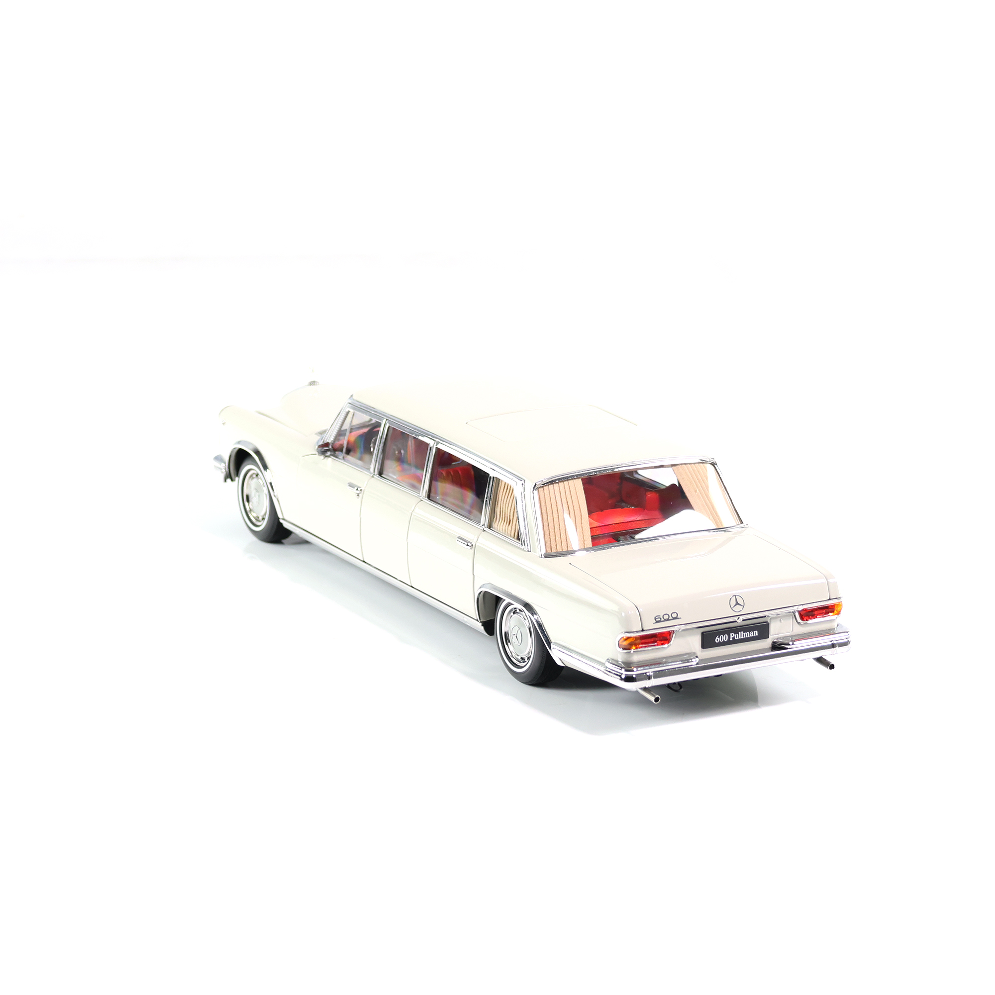 Mercedes-Benz 600 Pullman W 100 1963-1981 whitegrey 1:18 NZG