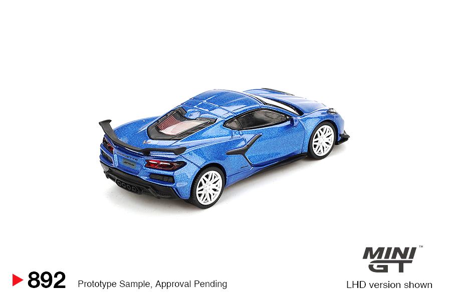 Chevrolet Corvette Z06 2023 Elkhart Lake Blue Metallic 1:64 Mini GT