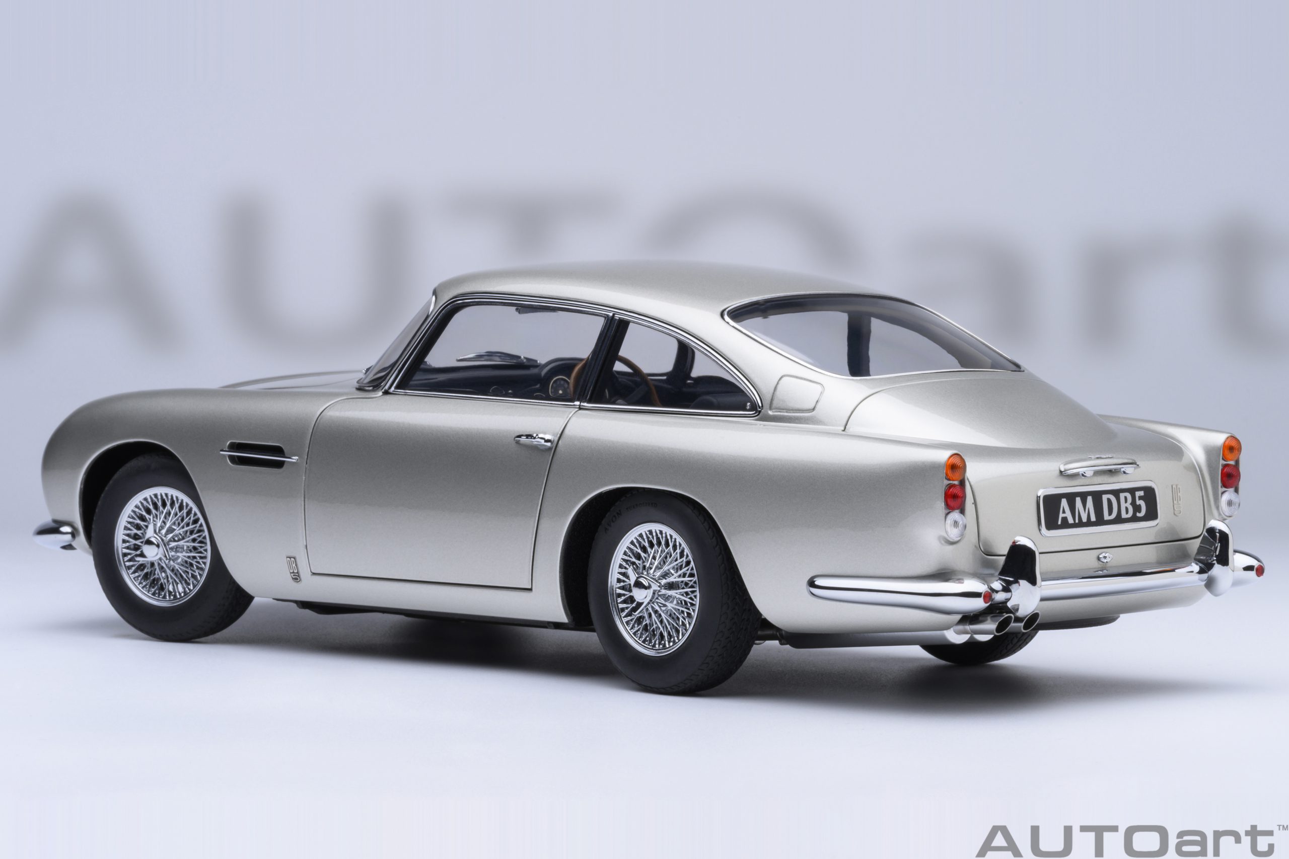 Aston Martin DB5 1964 silver 1:18 AUTOart
