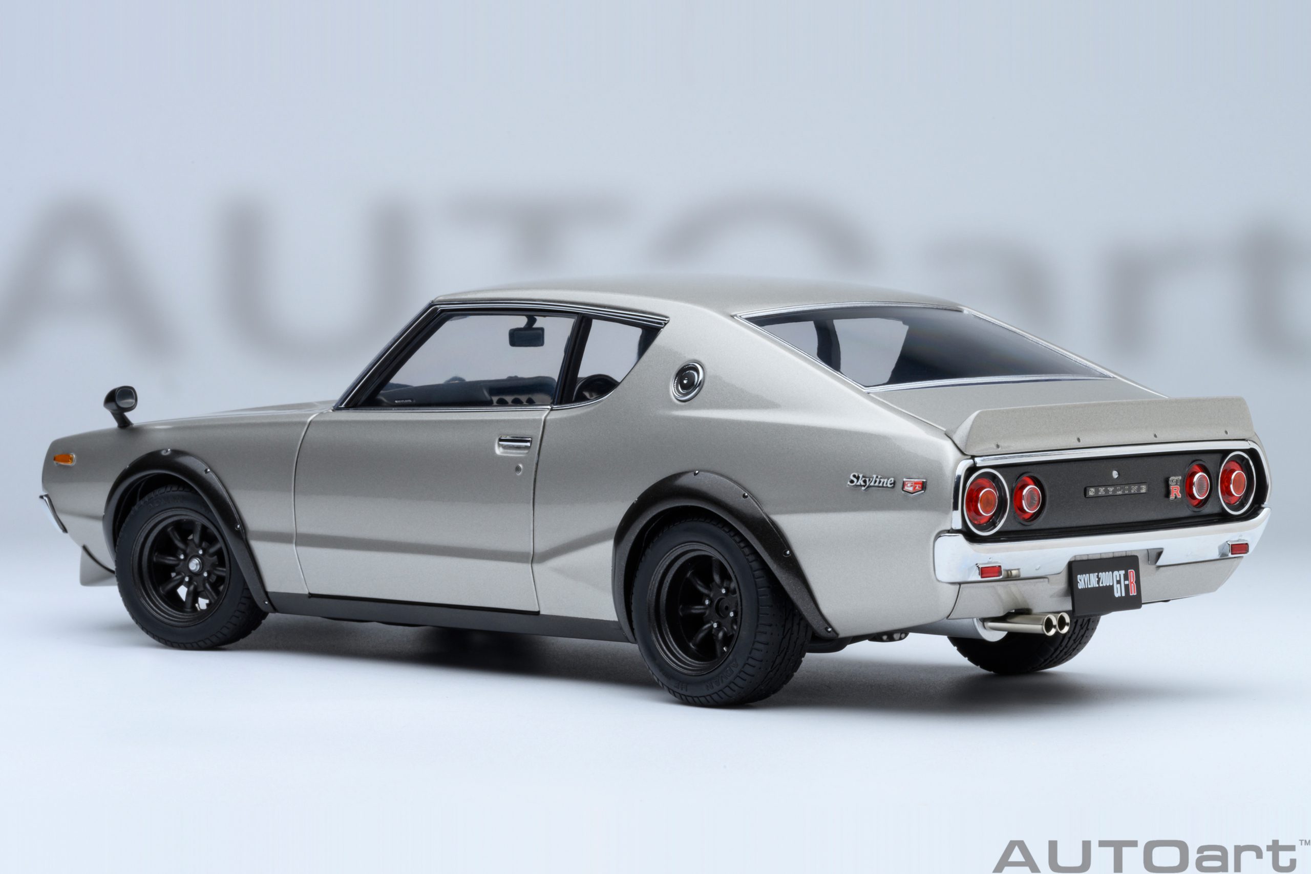 Nissan Skyline 2000 GT-R 1973 Tuned Version silver 1:18 AUTOart