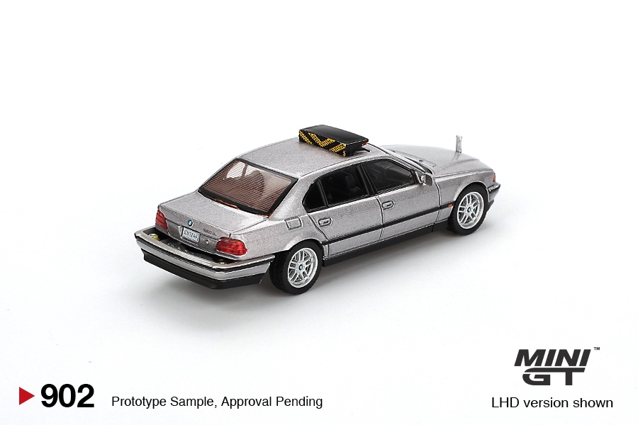 BMW 750IL "Tomorrow Never Dies" James Bond Model Collection 1:64 Mini GT