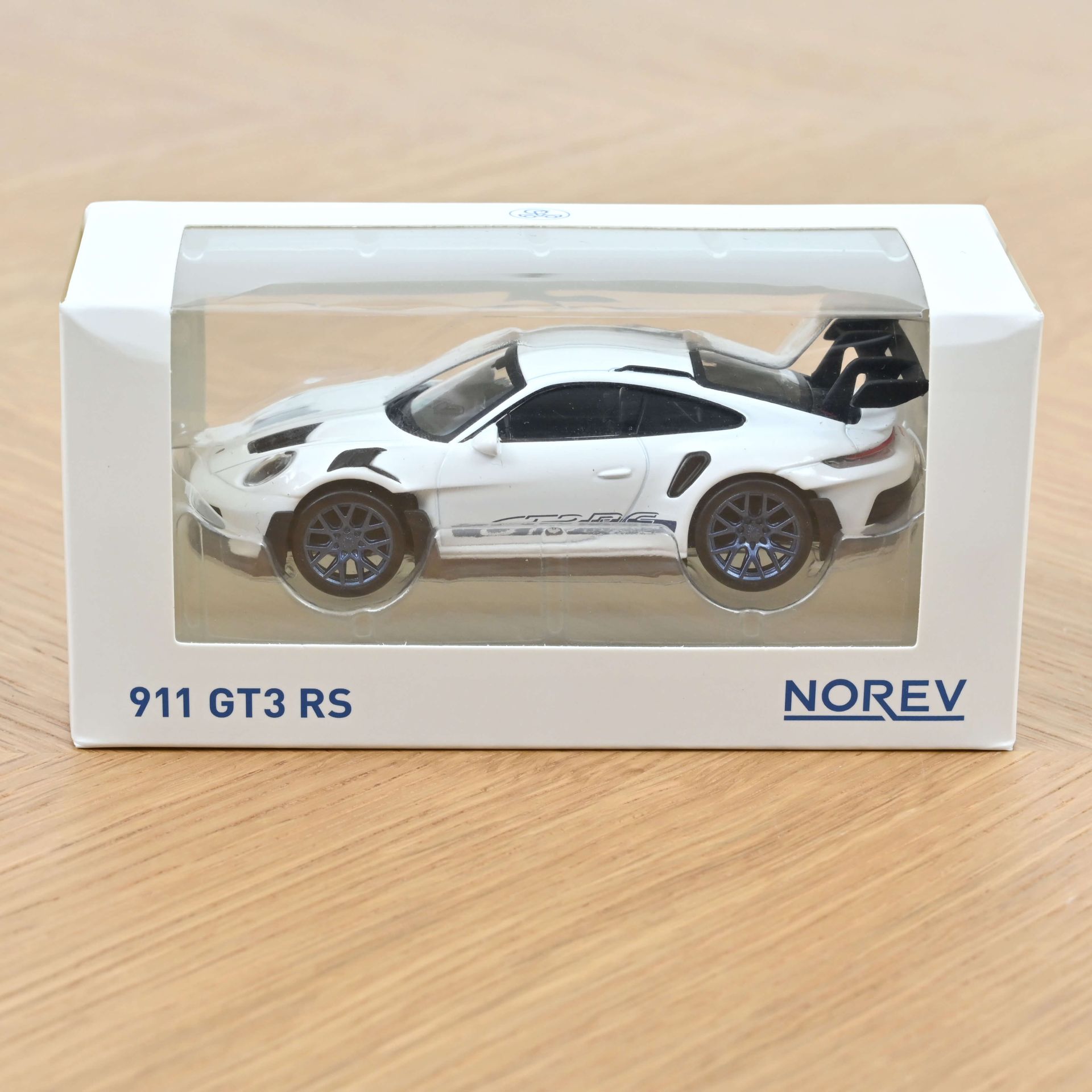 Porsche 911 GT3 RS 2022 white/blue 1:43 Norev