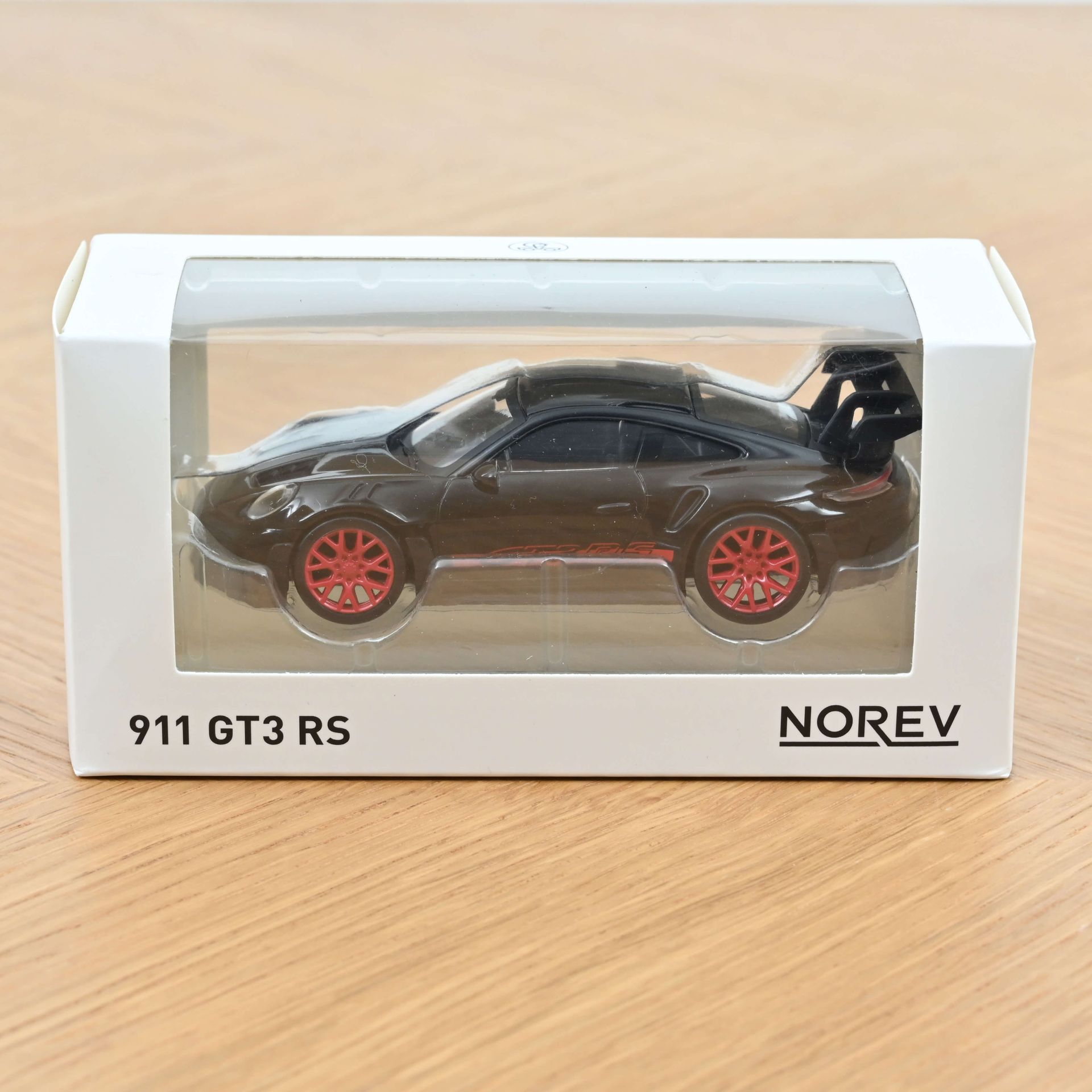 Porsche 911 GT3 RS 2022 black/red 1:43 Norev