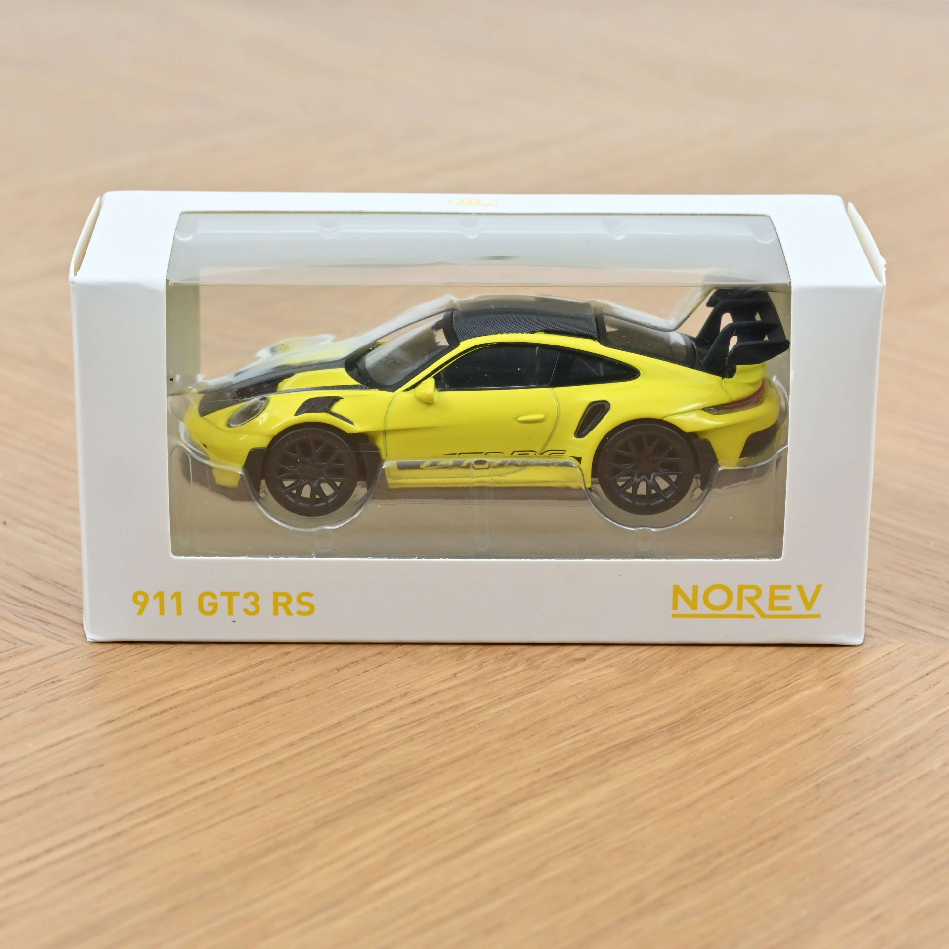 Porsche 911 GT3 RS 2022 yellow/black 1:43 Norev