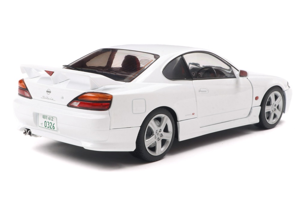 Nissan Silvia S15 Spec-R Aero 1999 white 1:18 Solido