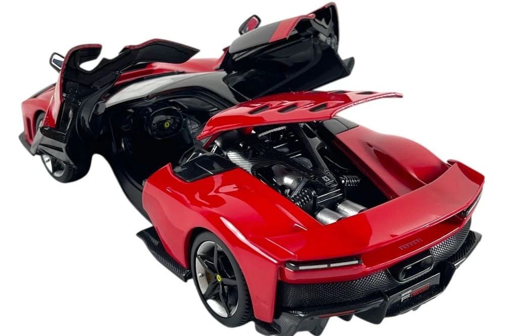 Ferrari F80 2024 red/silver wheels 1:24 Bburago