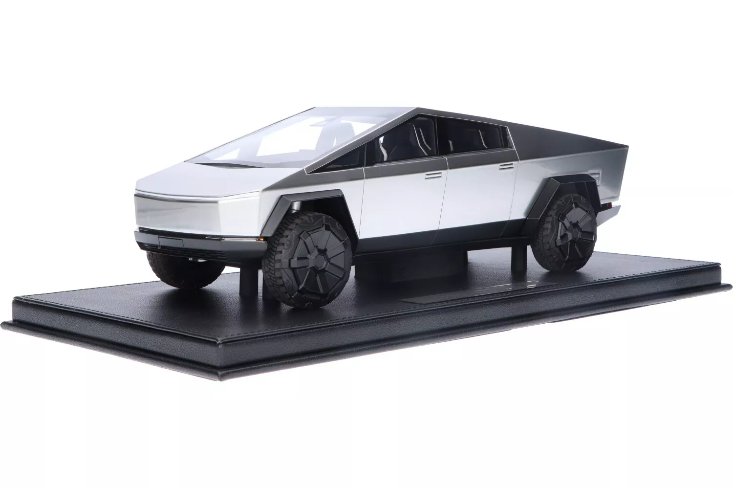 Tesla Cybertruck 2022 silver 1:18 Top Marques Collectibles