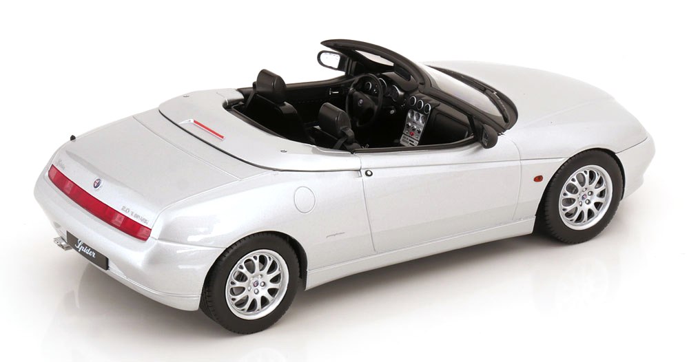 Alfa Romeo Spider Softtop 1999 silver 1:18 Norev