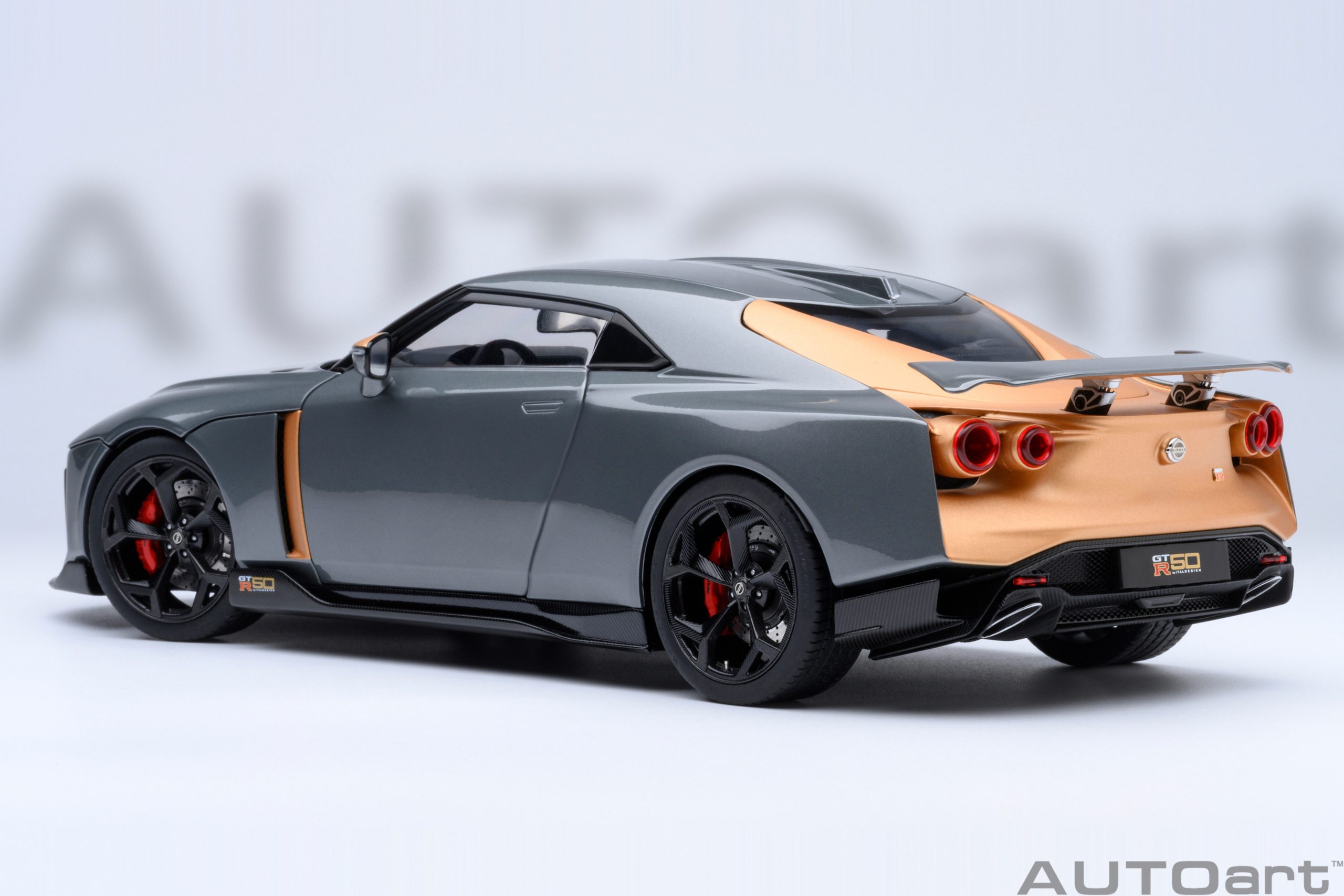Nissan GT-R50 By Italdesign Goodwood Version 2020 grey/gold 1:18 AUTOart