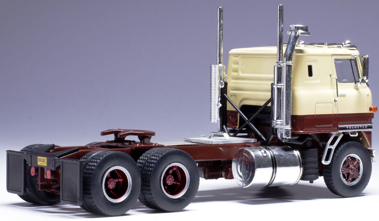International Transtar COE 1965 beige/brown 1:43 Ixo Models