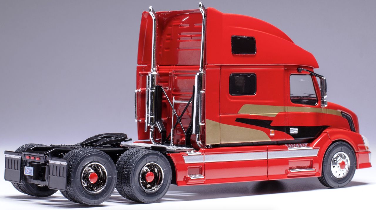 Volvo VNL 730 2010 red/decor 1:43 Ixo Models