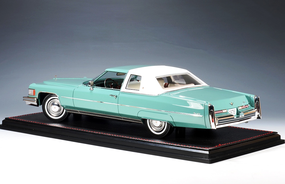 Cadillac Coupe De Ville 1976 green/white 1:18 Stamp Models