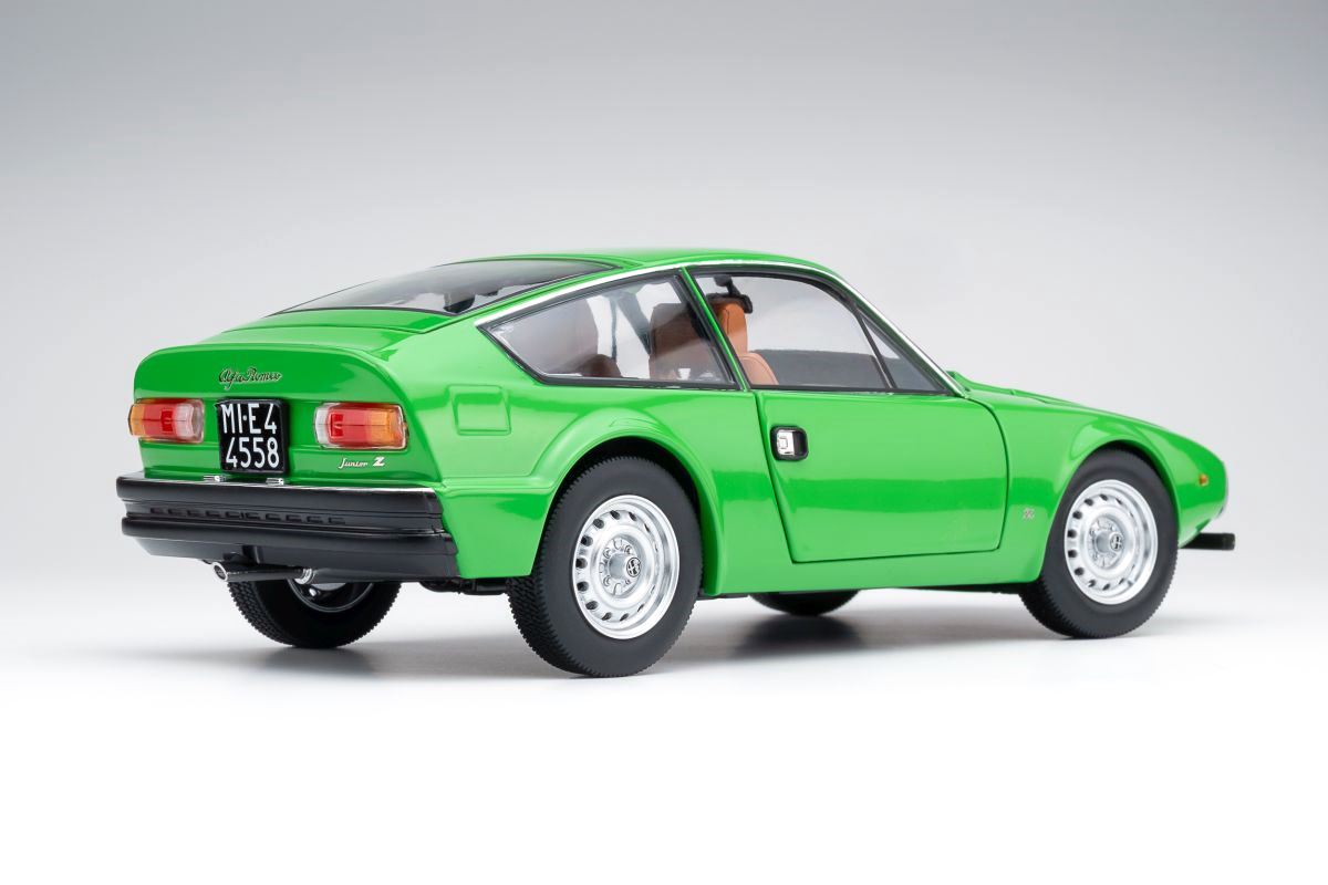 Alfa Romeo Junior Zagato 1969 green 1:18 Norev