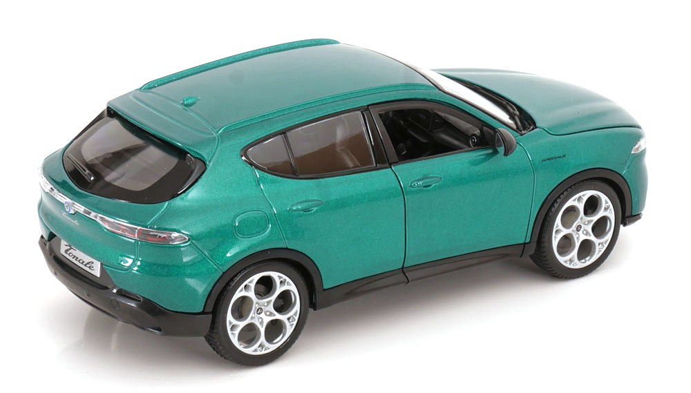 Alfa Romeo Tonale 2023 green 1:24 Bburago