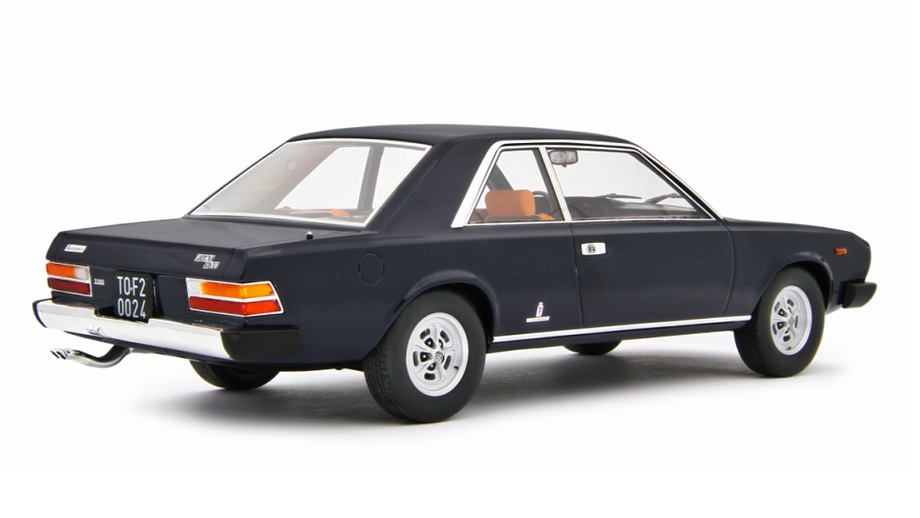 Fiat 130 Coupe 1971 blu scuro 1:18 Laudoracing Model