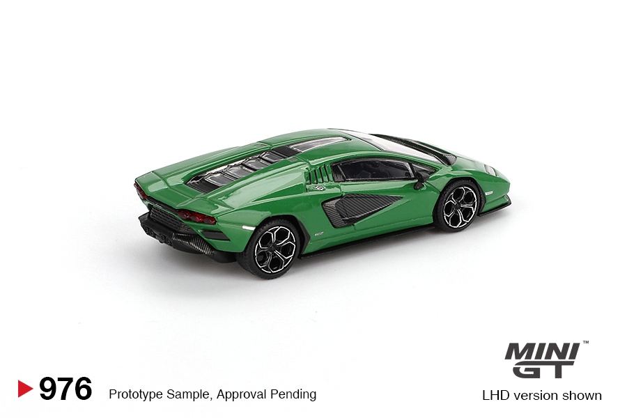 Lamborghini Countach LPI 800-4 Verde Medio 1:64 Mini GT